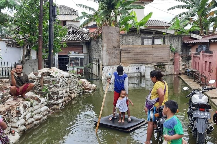 Atasi Genangan di Pondok Bambu, Pemprov DKI Jakarta Turunkan Personel Gabungan