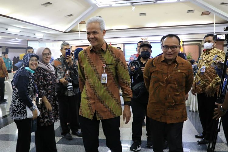 Pelayanan Publik Jateng Diapresiasi Ombudsman RI, Ganjar: Saya Senang